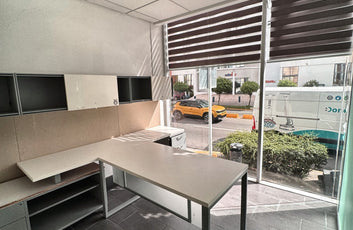 Local comercial independiente de 800 m² en alquiler en Naco | Av. Tiradentes-28