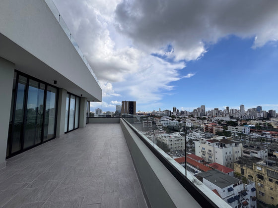 Locales para Oficinas en Venta y Alquiler – 79 m² | Edificio Corporativo 20/20, Av. Los Próceres, Arroyo Hondo, Santo Domingo305 306