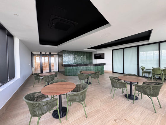 Locales para Oficinas en Venta y Alquiler – 79 m² | Edificio Corporativo 20/20, Av. Los Próceres, Arroyo Hondo, Santo Domingo305 306