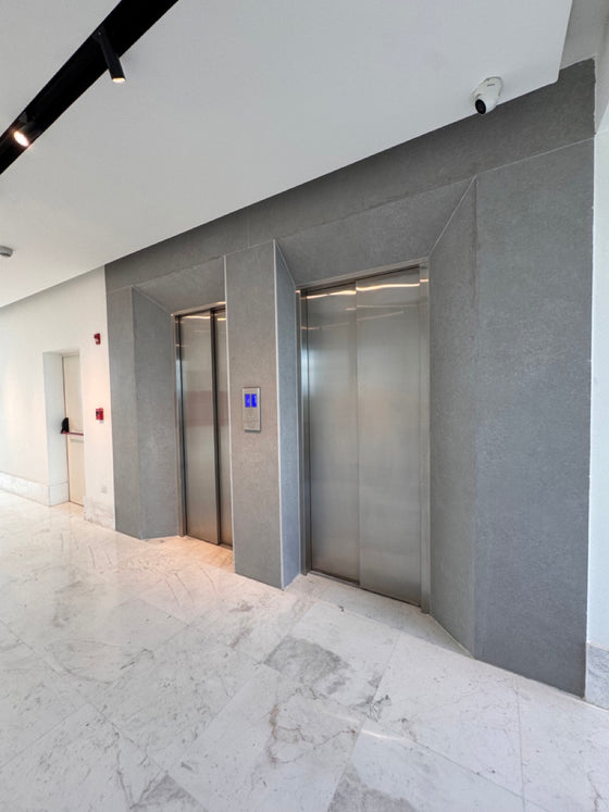 Locales para Oficinas en Venta y Alquiler – 79 m² | Edificio Corporativo 20/20, Av. Los Próceres, Arroyo Hondo, Santo Domingo305 306