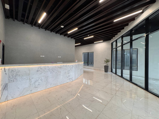 Locales para Oficinas en Venta y Alquiler – 79 m² | Edificio Corporativo 20/20, Av. Los Próceres, Arroyo Hondo, Santo Domingo305 306