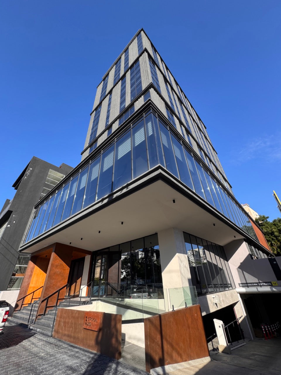 Oficinas alquiler adecuadas Naco Santo Domingo