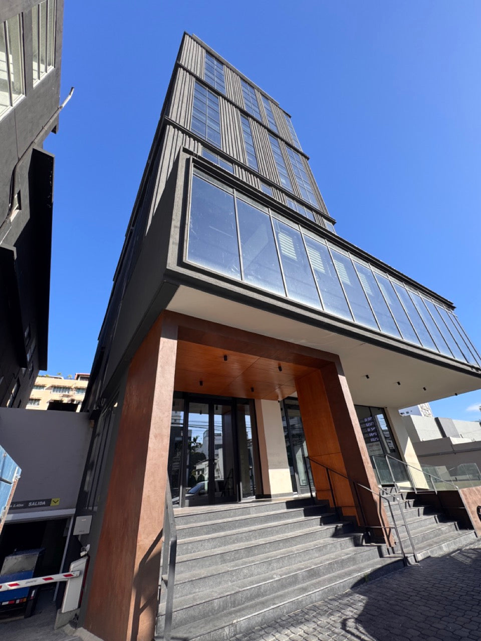 Oficinas alquiler adecuadas Naco Santo Domingo