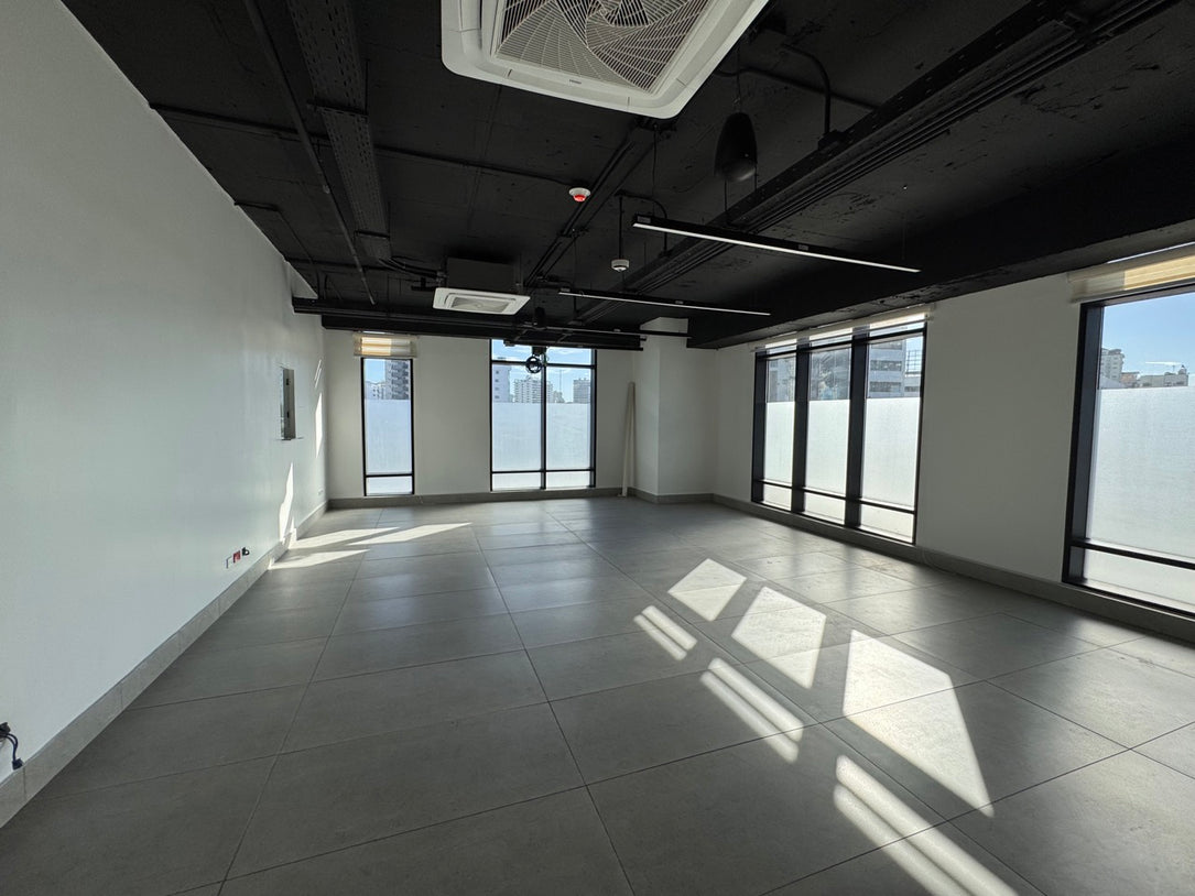 Oficinas alquiler adecuadas Naco Santo Domingo