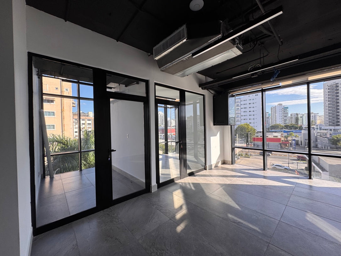 Oficinas alquiler adecuadas Naco Santo Domingo