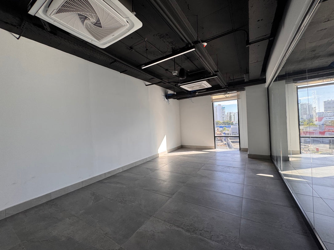 Oficinas alquiler adecuadas Naco Santo Domingo