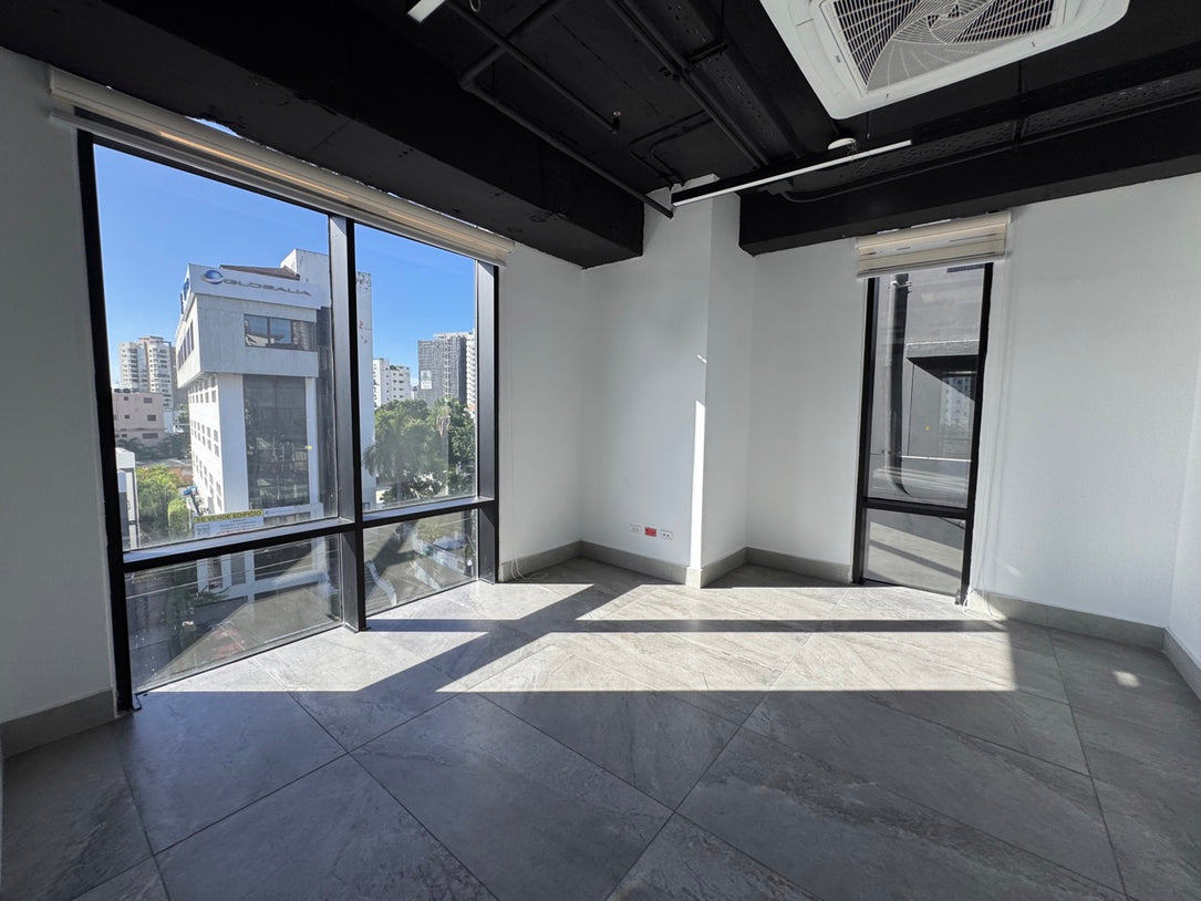 Oficinas alquiler adecuadas Naco Santo Domingo