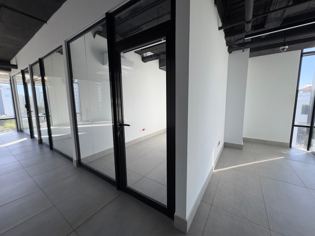 Oficinas alquiler adecuadas Naco Santo Domingo