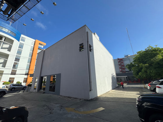 Local comercial edificio oficinas alquiler Tiradentes Naco Santo Domingo