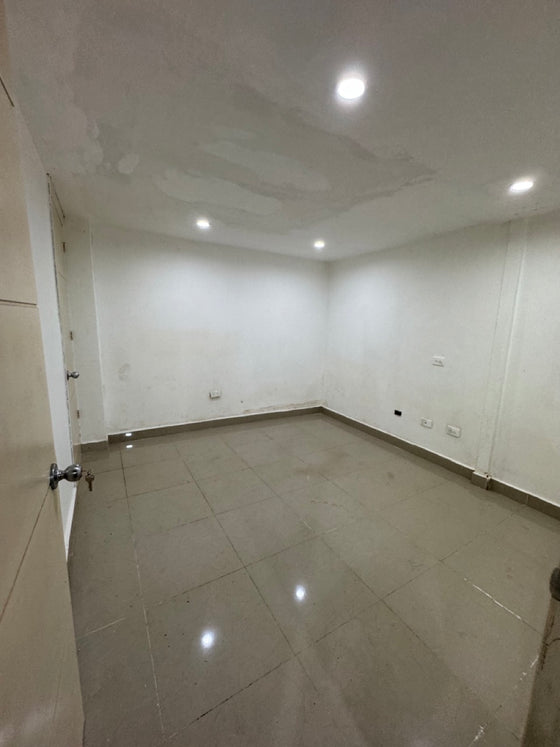 Nave comercial alquiler San Carlos Santo Domingo