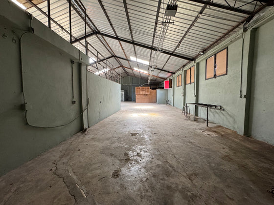 Nave comercial alquiler San Carlos Santo Domingo