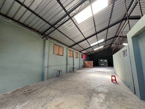 Nave comercial alquiler San Carlos Santo Domingo