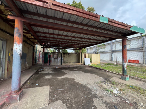 Nave terreno locales comerciales venta Ave. Luperon Herrera, Santo Domingo