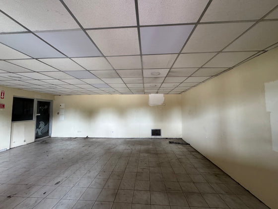 Nave terreno locales comerciales venta Ave. Luperon Herrera, Santo Domingo