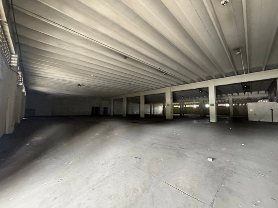 Nave terreno locales comerciales venta Ave. Luperon Herrera, Santo Domingo