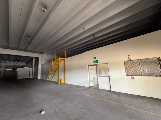 Nave terreno locales comerciales venta Ave. Luperon Herrera, Santo Domingo