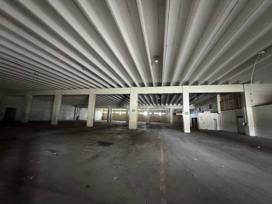 Nave terreno locales comerciales venta Ave. Luperon Herrera, Santo Domingo