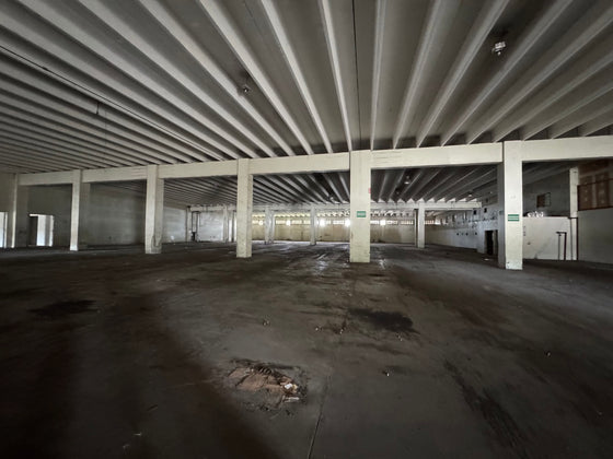 Nave terreno locales comerciales venta Ave. Luperon Herrera, Santo Domingo