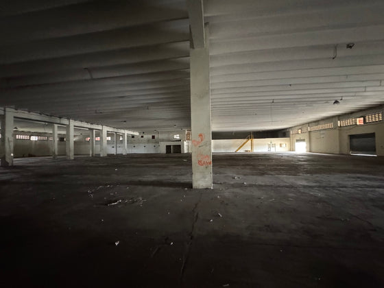 Nave terreno locales comerciales venta Ave. Luperon Herrera, Santo Domingo