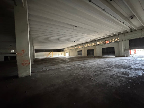 Nave terreno locales comerciales venta Ave. Luperon Herrera, Santo Domingo