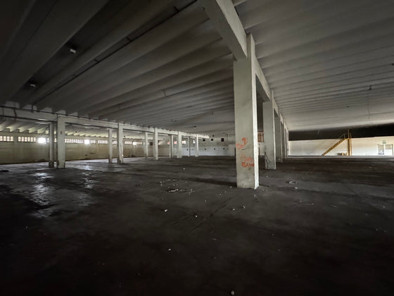 Nave terreno locales comerciales venta Ave. Luperon Herrera, Santo Domingo