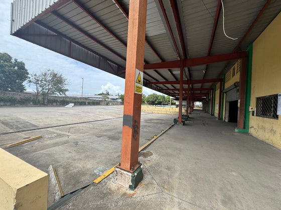 Nave terreno locales comerciales venta Ave. Luperon Herrera, Santo Domingo