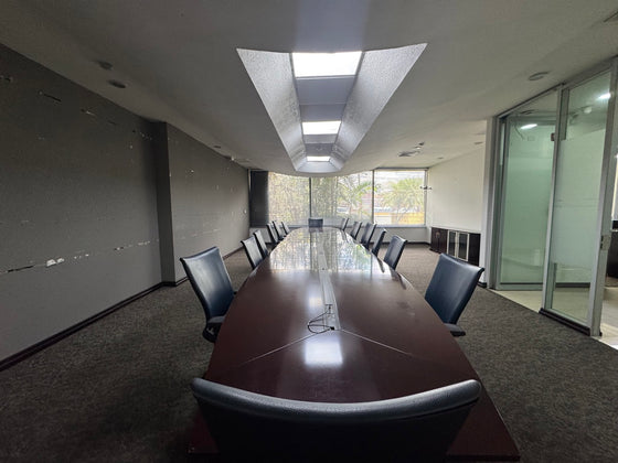 Oficinas desde 244 hasta 2,762 m² en Alquiler | Av. John F. Kennedy, Miraflores, Santo Domingo (A Remodelar)