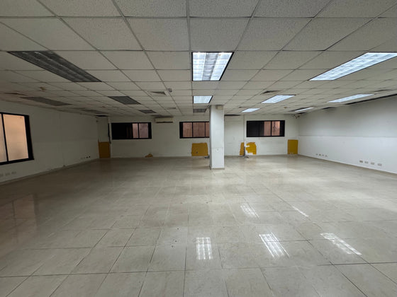 Oficinas desde 244 hasta 2,762 m² en Alquiler | Av. John F. Kennedy, Miraflores, Santo Domingo (A Remodelar)