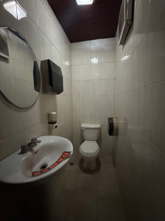 Oficinas desde 244 hasta 2,762 m² en Alquiler | Av. John F. Kennedy, Miraflores, Santo Domingo (A Remodelar)