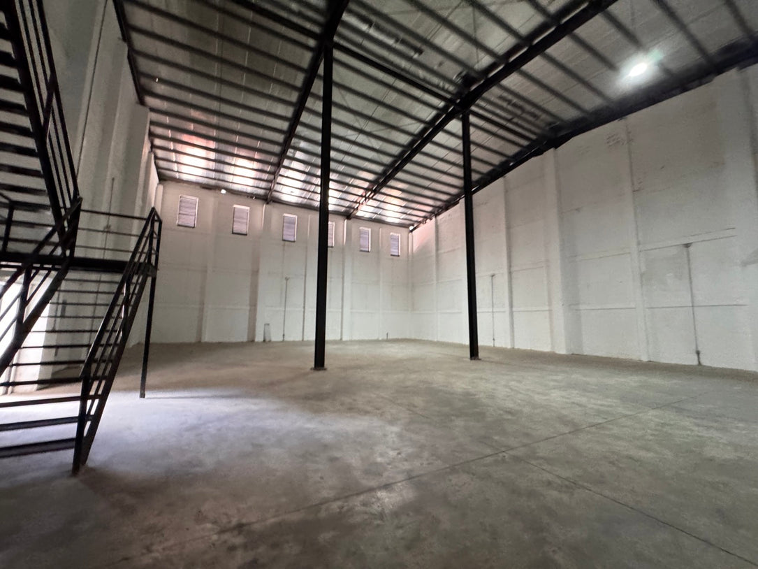 Naves Industriales en Alquiler – 2,000 m²| Km 22 Autopista Duarte | Santo Domingo Oeste