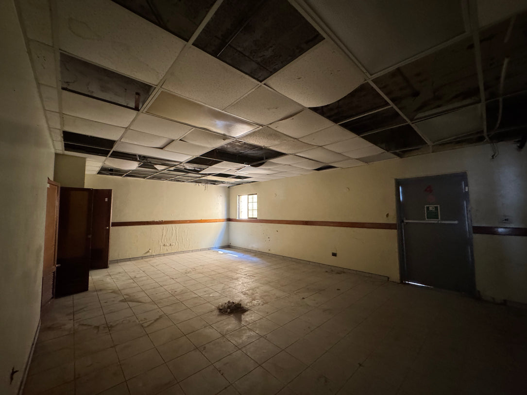 Edificio Comercial y para Oficinas de 2 Niveles y 1,000 m² en Alquiler | Santo Domingo Oeste – Zona de Alto Tránsito