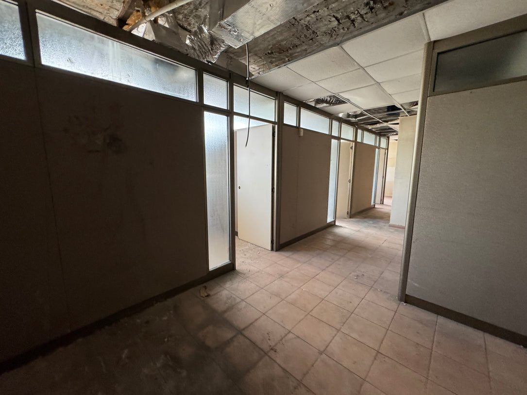Edificio Comercial y para Oficinas de 2 Niveles y 1,000 m² en Alquiler | Santo Domingo Oeste – Zona de Alto Tránsito
