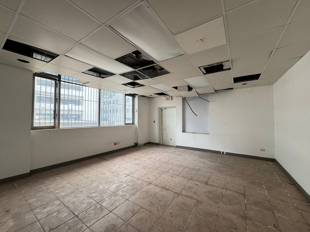 Edificio Comercial y para Oficinas de 2 Niveles y 1,000 m² en Alquiler | Santo Domingo Oeste – Zona de Alto Tránsito