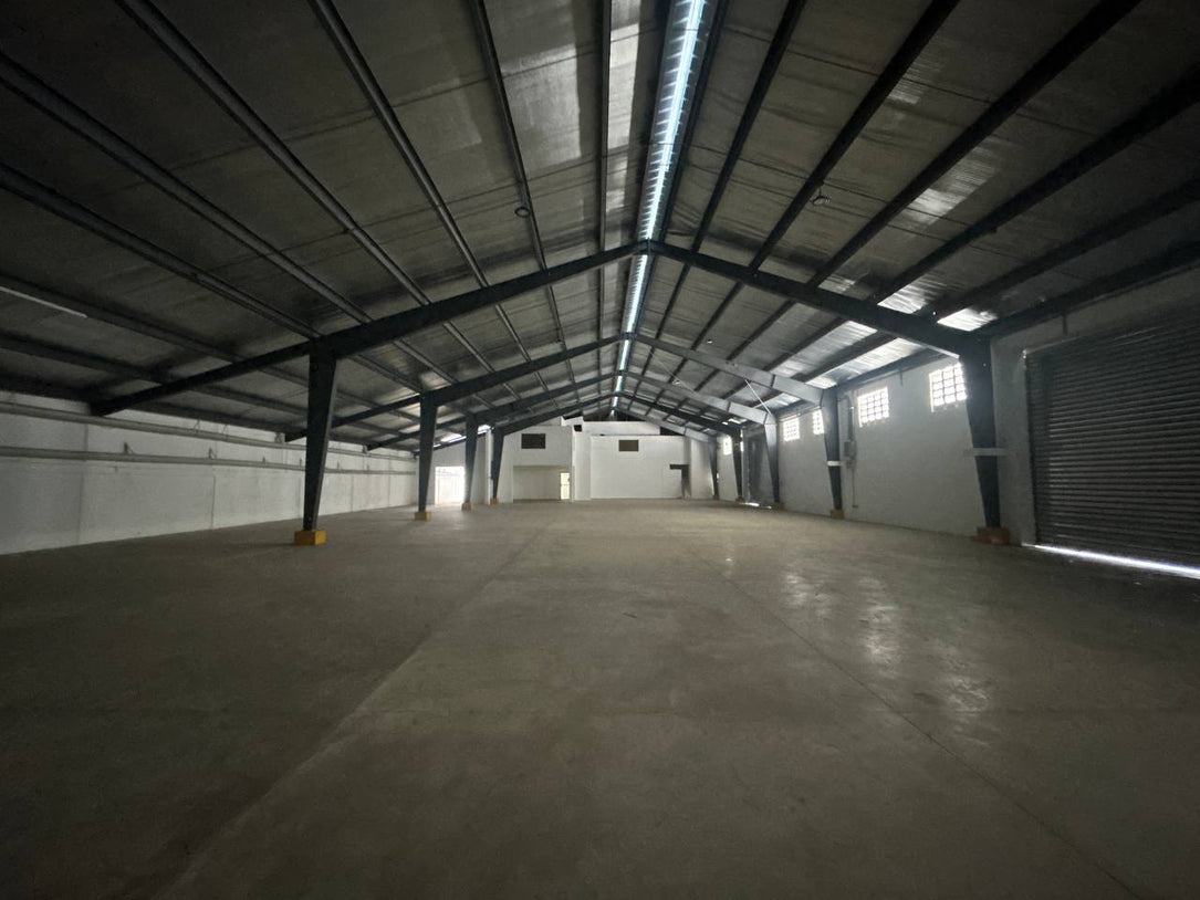 Naves Industriales en Alquiler – 2,480 m² | Herrera, Santo Domingo