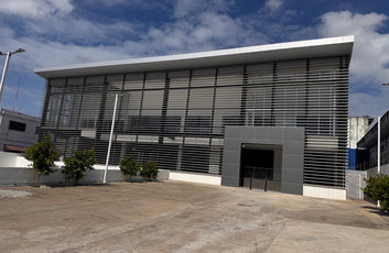 Edificio Comercial Independiente de 3,400 m² en Alquiler | Av. Luperón, Santo Do-2