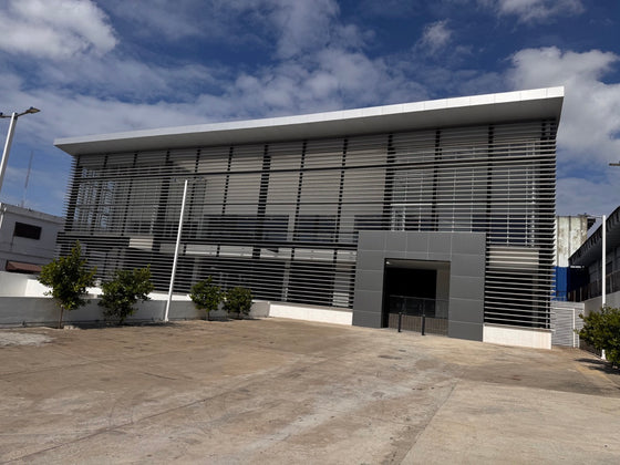 Edificio de Oficinas de 3,400 m² en Alquiler | Av. Luperón, Santo Domingo Oeste