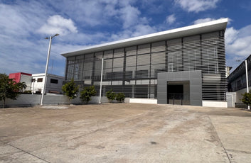 Edificio Comercial Independiente de 3,400 m² en Alquiler | Av. Luperón, Santo Do-4