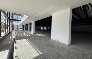 Edificio Comercial Independiente de 3,400 m² en Alquiler | Av. Luperón, Santo Do-5