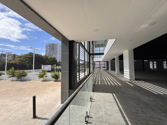 Edificio de Oficinas de 3,400 m² en Alquiler | Av. Luperón, Santo Domingo Oeste