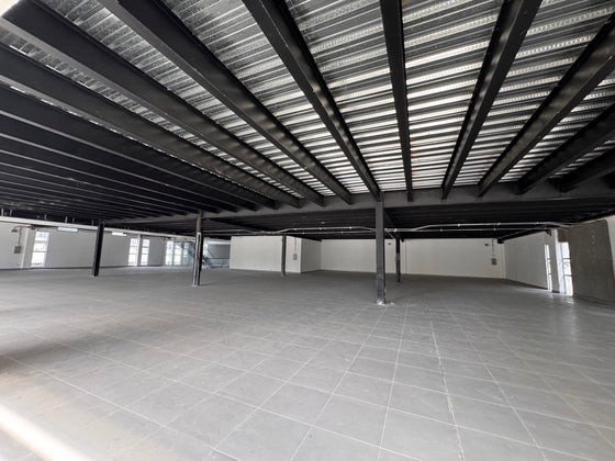 Edificio de Oficinas de 3,400 m² en Alquiler | Av. Luperón, Santo Domingo Oeste