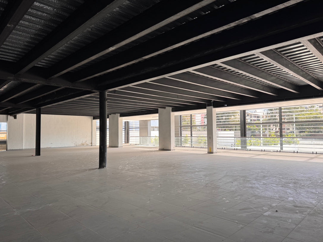 Edificio de Oficinas de 3,400 m² en Alquiler | Av. Luperón, Santo Domingo Oeste