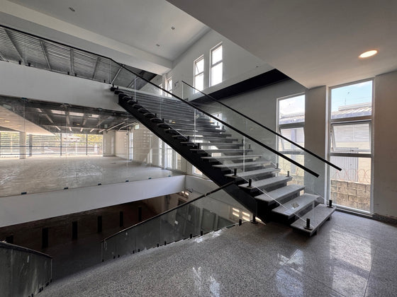 Edificio de Oficinas de 3,400 m² en Alquiler | Av. Luperón, Santo Domingo Oeste