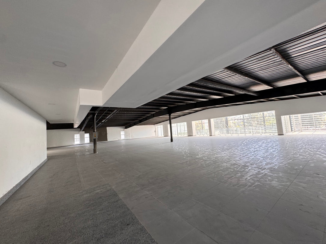 Edificio de Oficinas de 3,400 m² en Alquiler | Av. Luperón, Santo Domingo Oeste