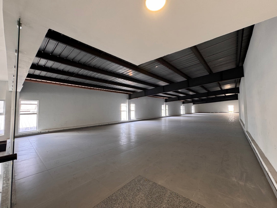 Edificio de Oficinas de 3,400 m² en Alquiler | Av. Luperón, Santo Domingo Oeste