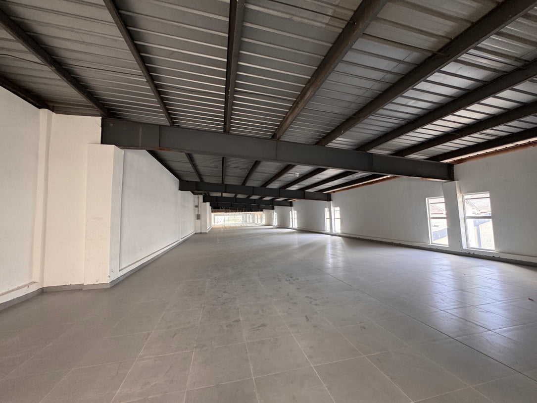 Edificio de Oficinas de 3,400 m² en Alquiler | Av. Luperón, Santo Domingo Oeste