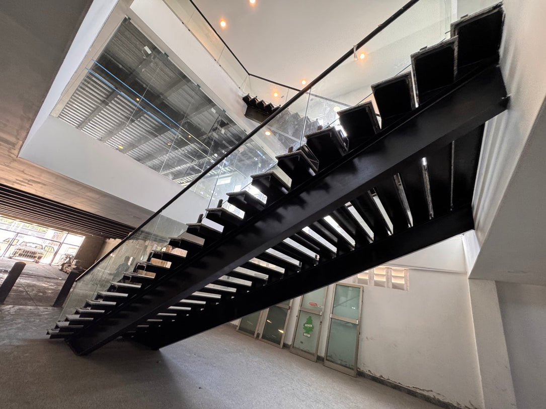 Edificio de Oficinas de 3,400 m² en Alquiler | Av. Luperón, Santo Domingo Oeste