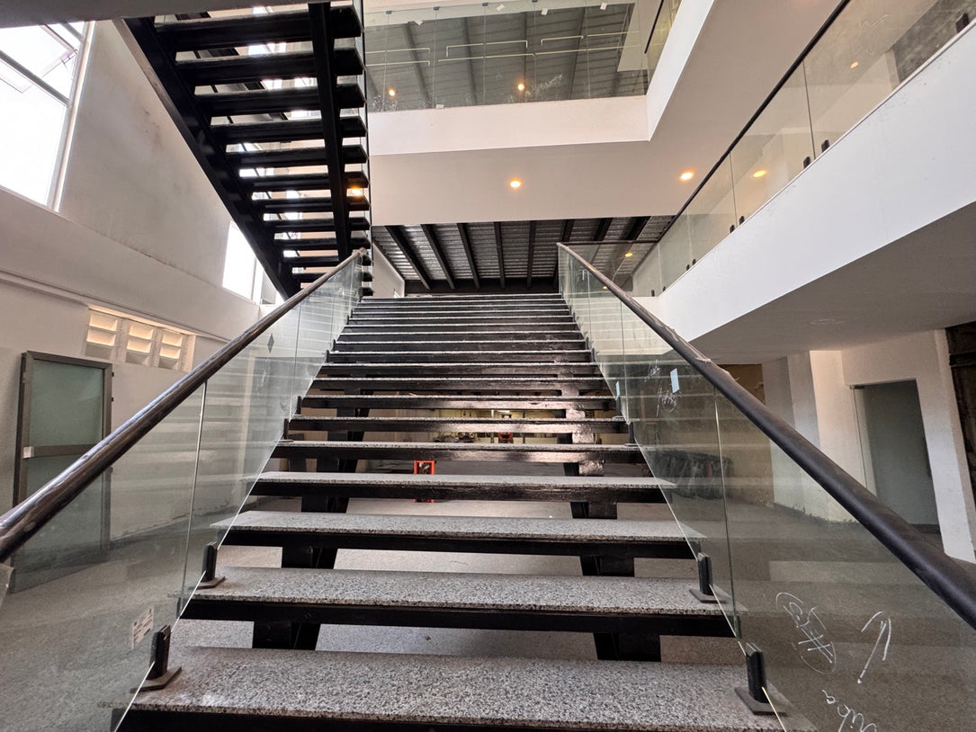 Edificio de Oficinas de 3,400 m² en Alquiler | Av. Luperón, Santo Domingo Oeste