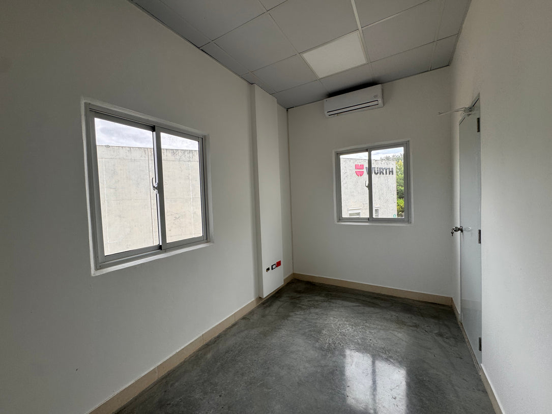 Nave Industrial en Alquiler – Parque Industrial Duarte – 2,650