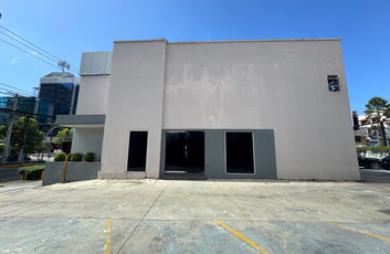 Local comercial independiente de 800 m² en alquiler en Naco | Av. Tiradentes-5
