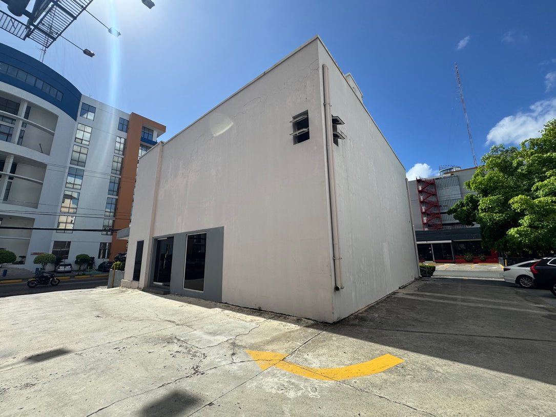 Edificio comercial alquiler Naco Santo Domingo
